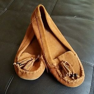Minnetonka Feather Moccasins